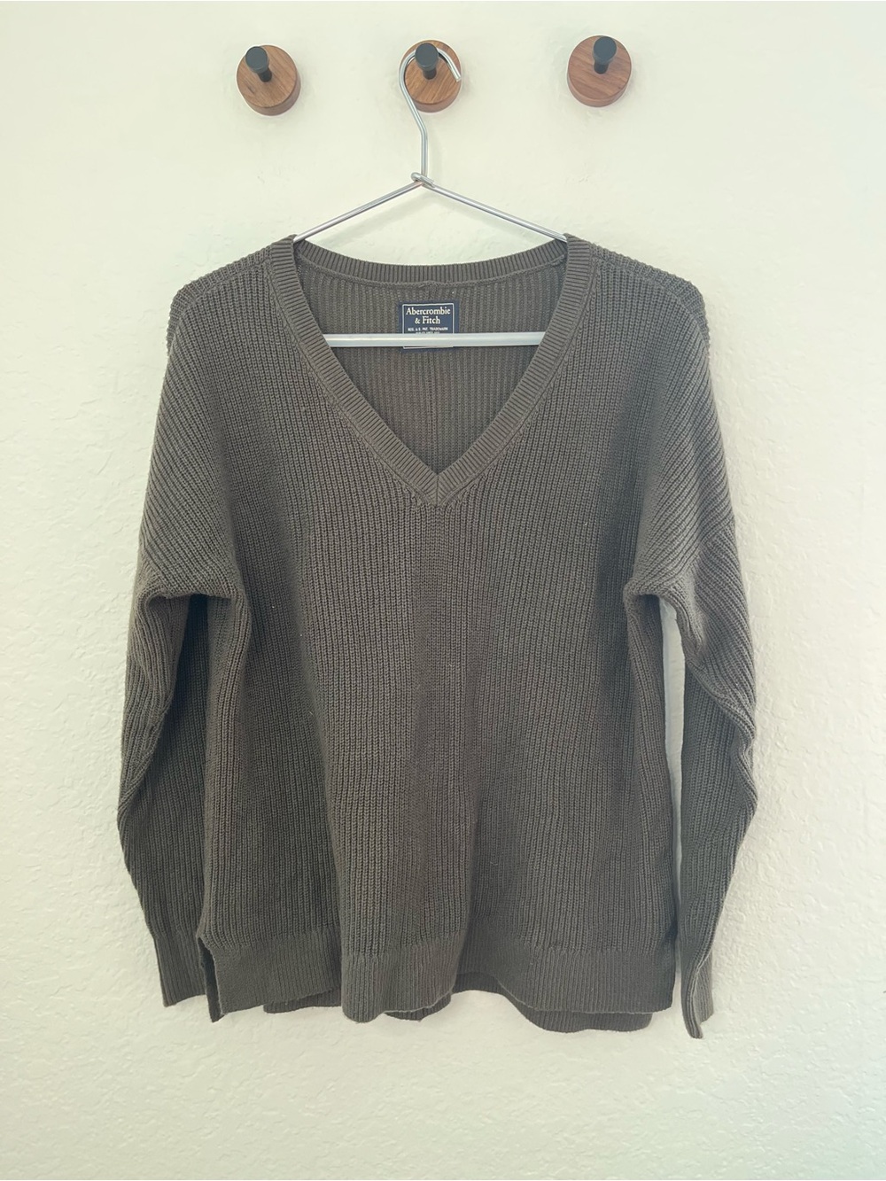 Abercrombie & Fitch Women's V-Neck Ribbed Sweater - Olive